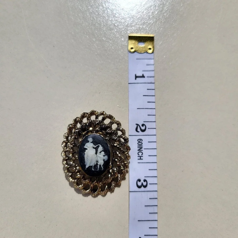 N/A classic oval